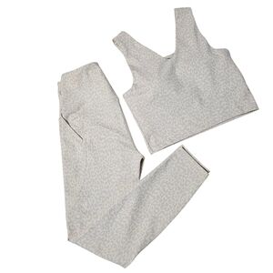 Move Theology Women's Two Piece Marching Set Cream/lilac Leopard Print  Sz S